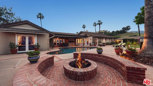 1910 Las Flores Dr, Glendale, CA, 91207-1216 | Card Image