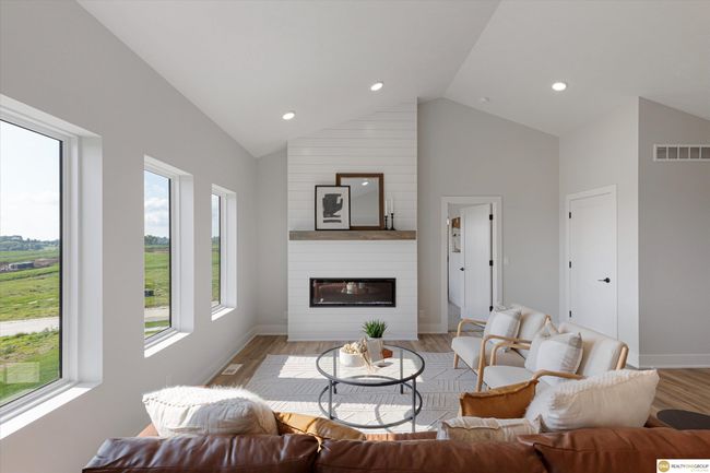 10901 N 161 St St, House other with 5 bedrooms, 4 bathrooms and 3 parking in Bennington NE | Image 6