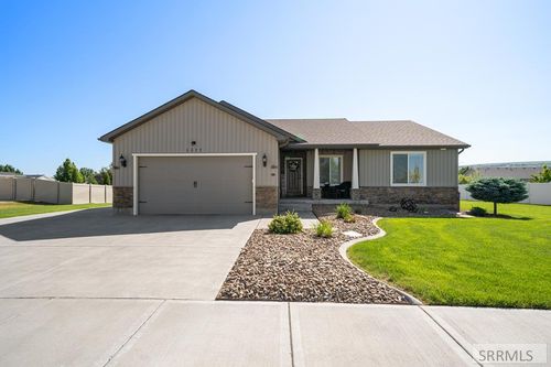 5577 Cotton Tree Ln, Ammon, ID, 83406-5125 | Card Image