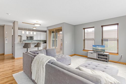 apt-404-545 N 1st St, Minneapolis, MN, 55401-2430 | Card Image