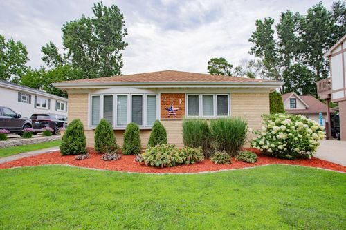 711 Schiller Street, Itasca, IL, 60143 | Card Image