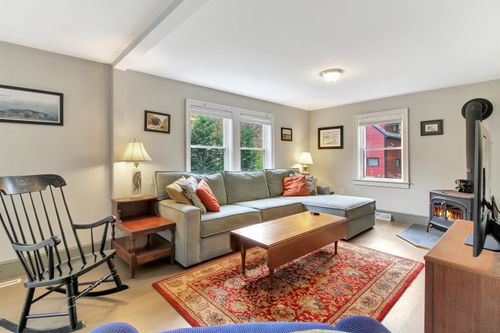 34 Pleasant St, Proctor, VT, 05765-1045 | Card Image