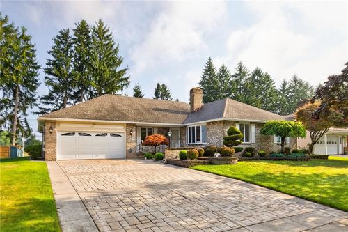 100 Kearney Dr, Irondequoit, NY, 14617-5451 | Card Image