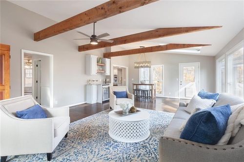 1050 Lakemont Trce, Roswell, GA, 30075-3207 | Card Image