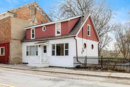 18 Main St E, Athens, ON, K0E1B0 | Card Image