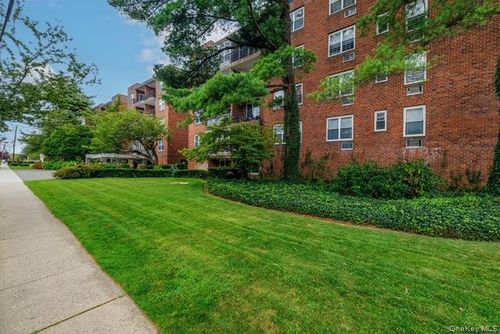 apt-1q-99 Randall Ave, Freeport, NY, 11520-2714 | Card Image