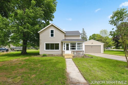 204 N Sherwood Ave, Plainwell, MI, 49080-1429 | Card Image