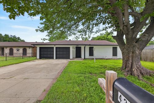 4325 Richard St, Forest Hill, TX, 76119-7435 | Card Image