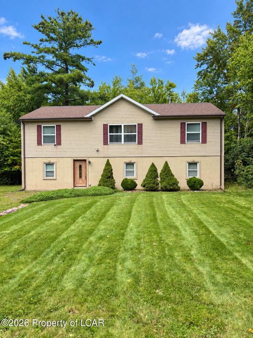 84 N Sycamore Dr, Jim Thorpe, PA, 18229-3620 | Card Image