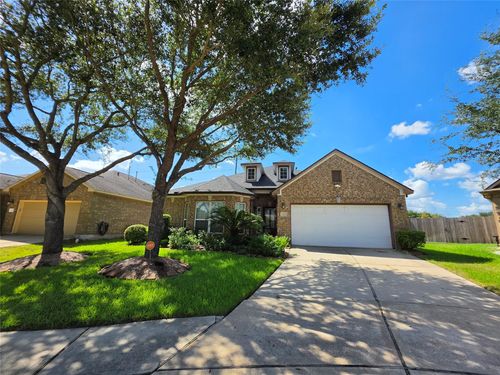 13316 Misting Falls Ln, Pearland, TX, 77584-5570 | Card Image