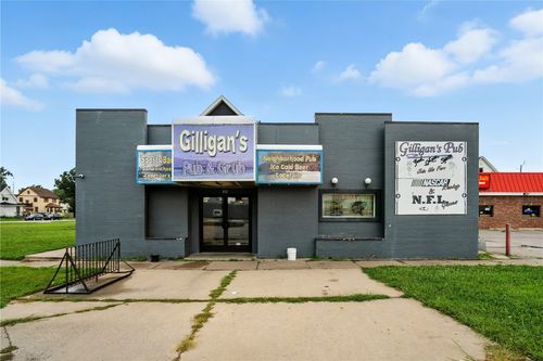 912 1st Ave Nw, Cedar Rapids, IA, 52405-4858 | Card Image