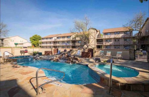 l-730 E Mather St, New Braunfels, TX, 78130-4343 | Card Image