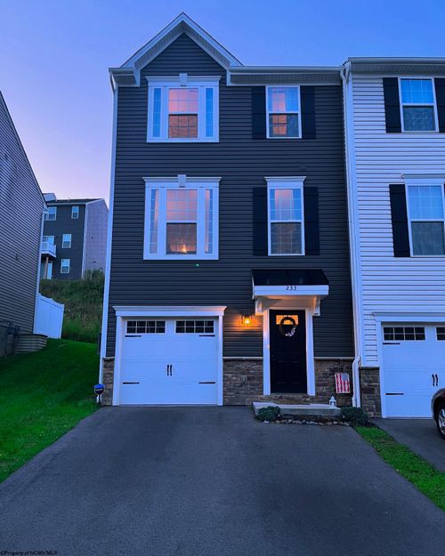 233 Stonehurst Drive, Morgantown, WV, 26501 | Card Image