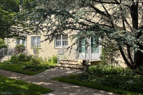 3-470 Valley Rd, Montclair, NJ, 07043-1837 | Card Image