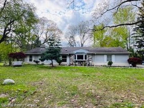 2460 Ogden Dr, West Bloomfield, MI, 48323-3241 | Card Image