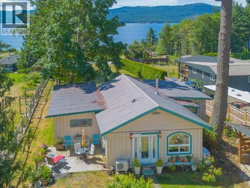 9904 View Rd, Powell River, BC, V8A0K2 | Card Image