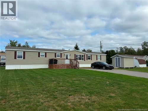 4 Amos Lane, House with 3 bedrooms, 1 bathrooms and null parking in Miramichi NB | Card Image
