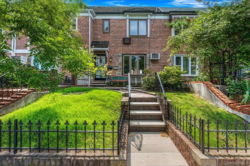 8288 61st Road, New York, NY, 11379 | Card Image