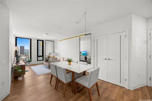 2213-987 Queen Street, Honolulu, HI, 96814 | Card Image