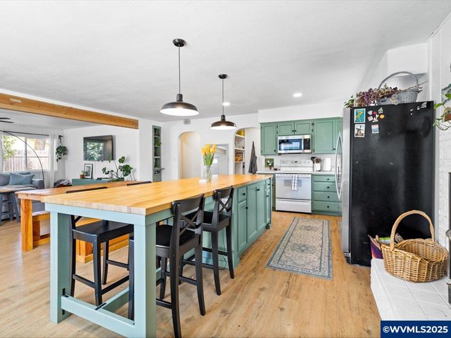 507 S Main St St, House other with 3 bedrooms, 1 bathrooms and null parking in Jefferson OR | Image 7