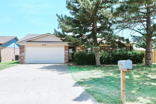 2710 Navasota Dr, Plainview, TX, 79072-1426 | Card Image