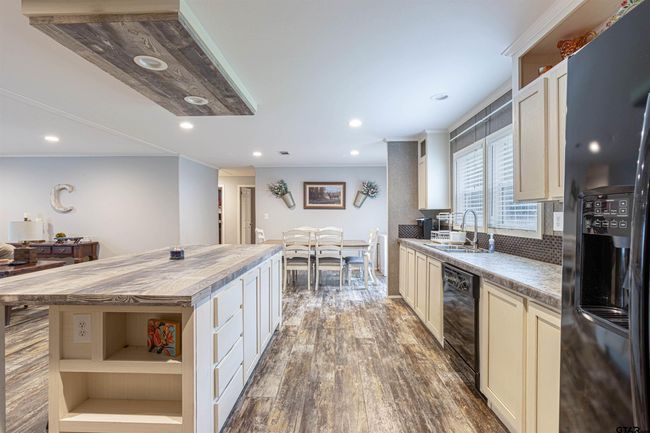 21167 Joe Paul Ln, House other with 4 bedrooms, 2 bathrooms and null parking in Chandler TX | Image 13