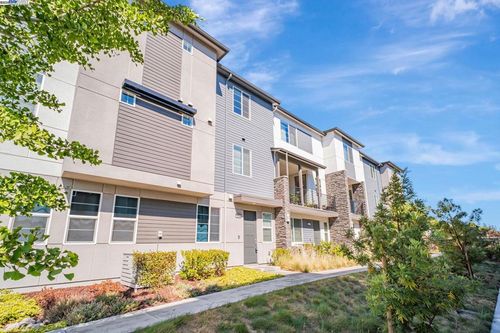 675 Delve Ct, Hayward, CA, 94544-5647 | Card Image