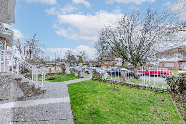 2169 E 48 Th Avenue, House other with 5 bedrooms, 4 bathrooms and 3 parking in Vancouver BC | Image 3