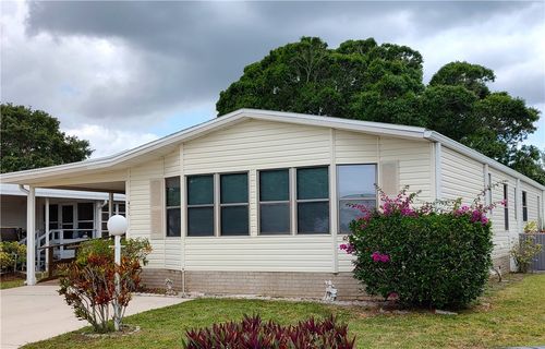 451 Papaya Cir, Sebastian, FL, 32976-6852 | Card Image