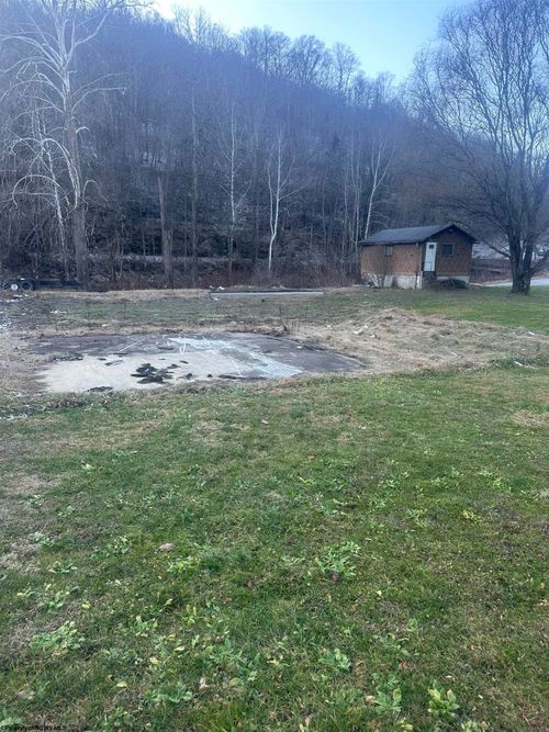 13 Elk St, Webster Springs, WV, 26288-1264 | Card Image