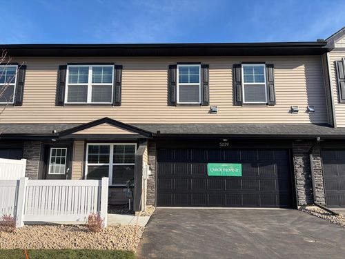 5229 Long Pointe Pass, Woodbury, MN, 55129-6304 | Card Image