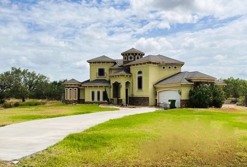 220 Deer Meadows Dr, Alice, TX, 78332-7164 | Card Image