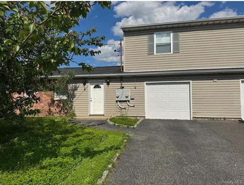 1 Eisenhower Rd, Centereach, NY, 11720-3027 | Card Image