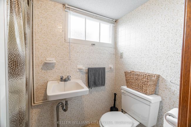 60 Main St S, House other with 3 bedrooms, 2 bathrooms and 4 parking in Forest ON | Image 30