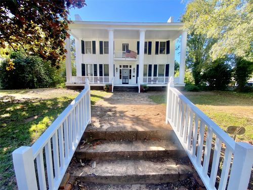 214 W Robert Toombs Ave, Washington, GA, 30673-1666 | Card Image