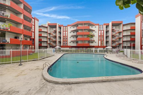 apt-544-1750 W 46th St, Hialeah, FL, 33012-2876 | Card Image