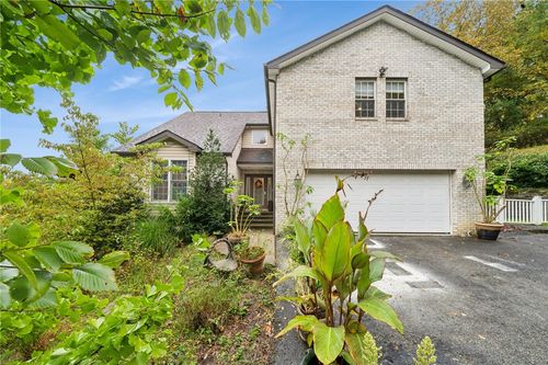 1201 Robbins Station Rd, North Huntingdon, PA, 15642-2912 | Card Image