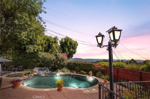 17861 Cathedral Pl, Encino, CA, 91316-4322 | Card Image
