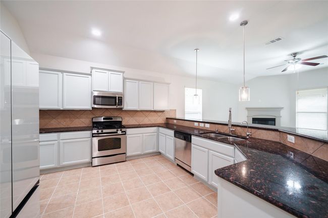 12206 Cove Bluff Ct, House other with 4 bedrooms, 4 bathrooms and 2 parking in Cypress TX | Image 18