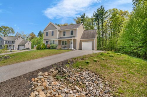 1 Kinsley Dr, Newton, NH, 03858-3424 | Card Image