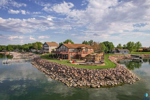 130 S Point Dr Drive, Arlington, SD, 57212 | Card Image