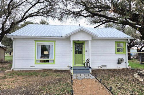313 King St, Eden, TX, 76837-1322 | Card Image