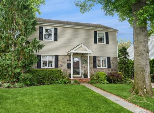 163 Tullamore Rd, Garden City, NY, 11530-1131 | Card Image