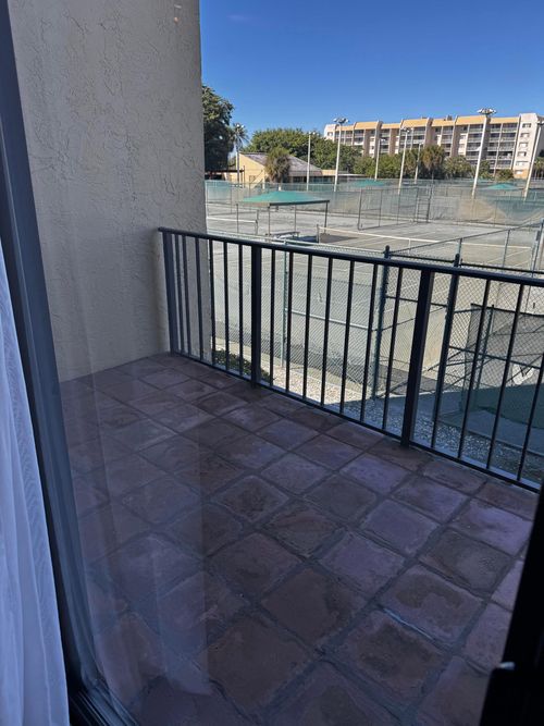 202-2828 Tennis Club Dr, West Palm Beach, FL, 33417-2954 | Card Image