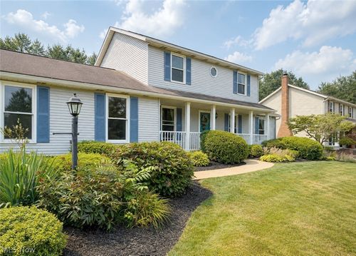 9786 Hocking St Nw, Massillon, OH, 44646-9064 | Card Image