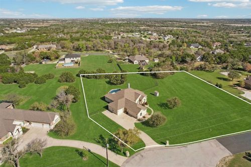 124 Sunrise Cir, Liberty Hill, TX, 78642-3952 | Card Image