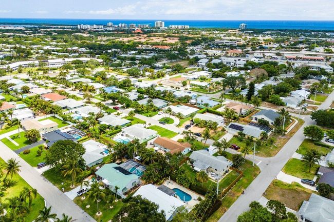 353 Mars Ave, House other with 2 bedrooms, 2 bathrooms and null parking in Tequesta FL | Image 35