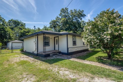 912 N Clements St, Gainesville, TX, 76240-3511 | Card Image