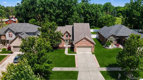 22273 Brywood Ct, Clinton Twp, MI, 48036-4802 | Card Image