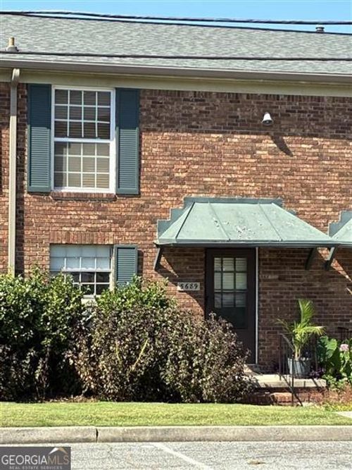 5689 Kingsport Dr, Sandy Springs, GA, 30342-1009 | Card Image